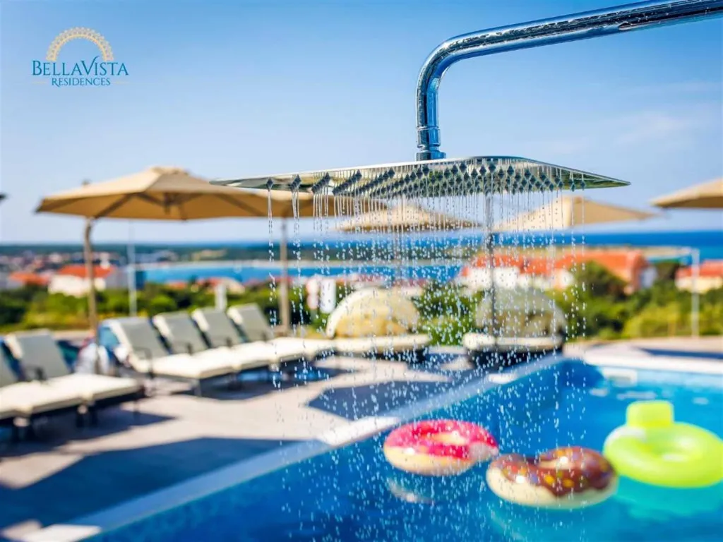 2-Bedroom Apartment with Balcony for 7 in Novalja