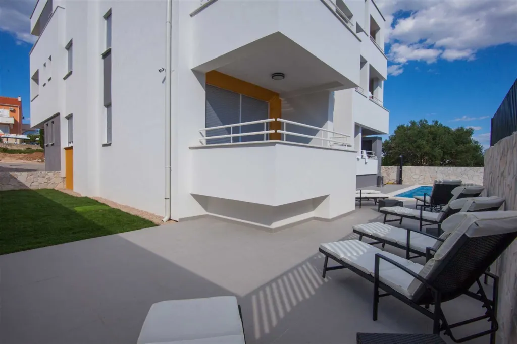 Novalja Studio for 2 with Private Balcony