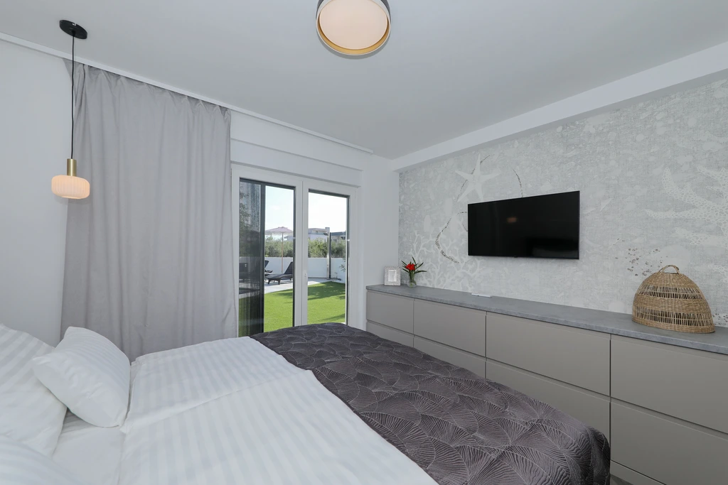 RoBell, apartman s privatnim bazenom i vrtom