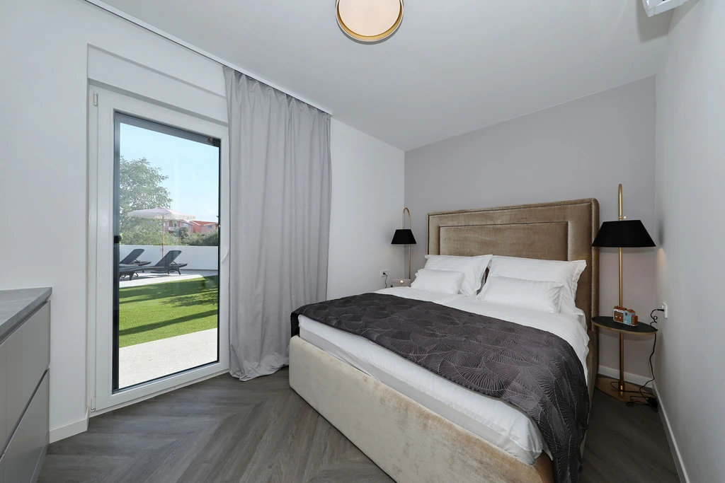 RoBell, apartman s privatnim bazenom i vrtom