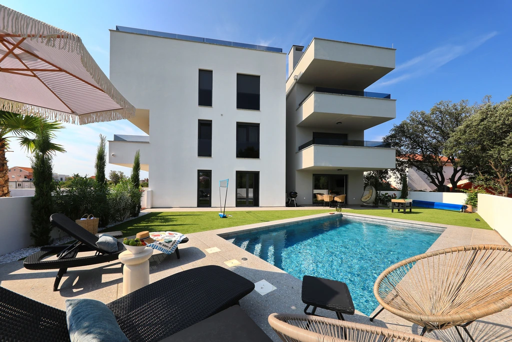 RoBell, apartman s privatnim bazenom i vrtom