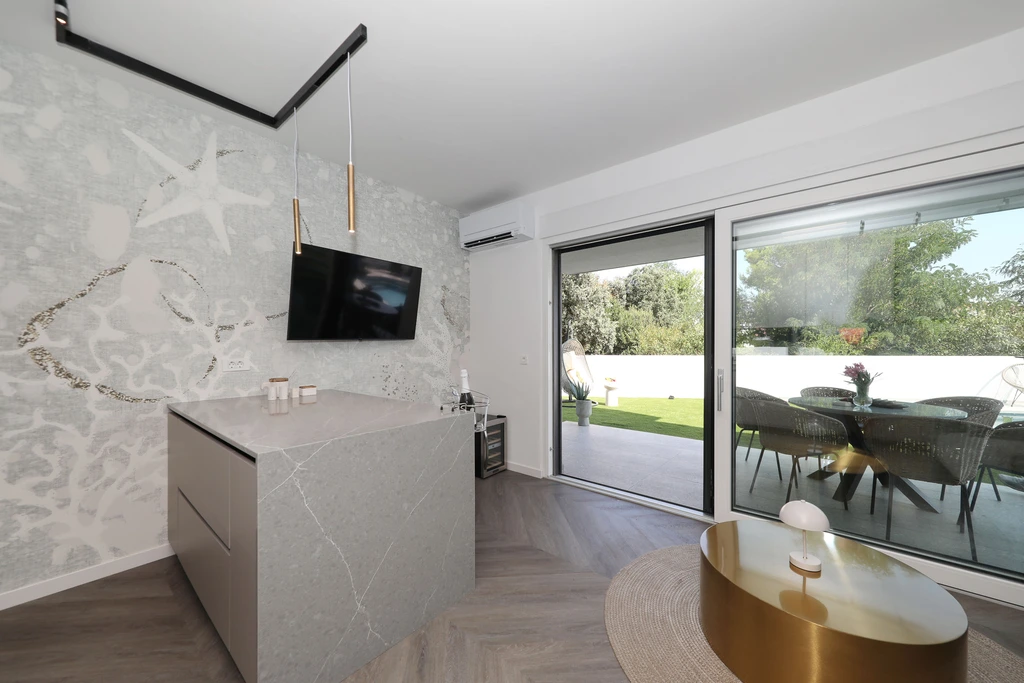 RoBell, apartman s privatnim bazenom i vrtom
