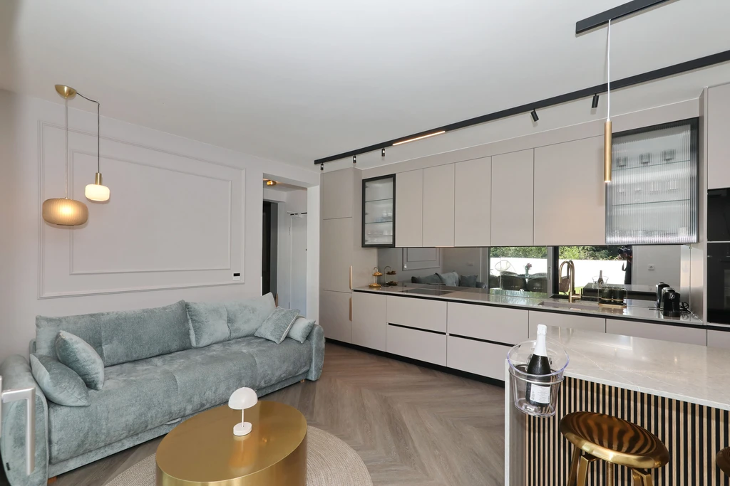 RoBell, apartman s privatnim bazenom i vrtom