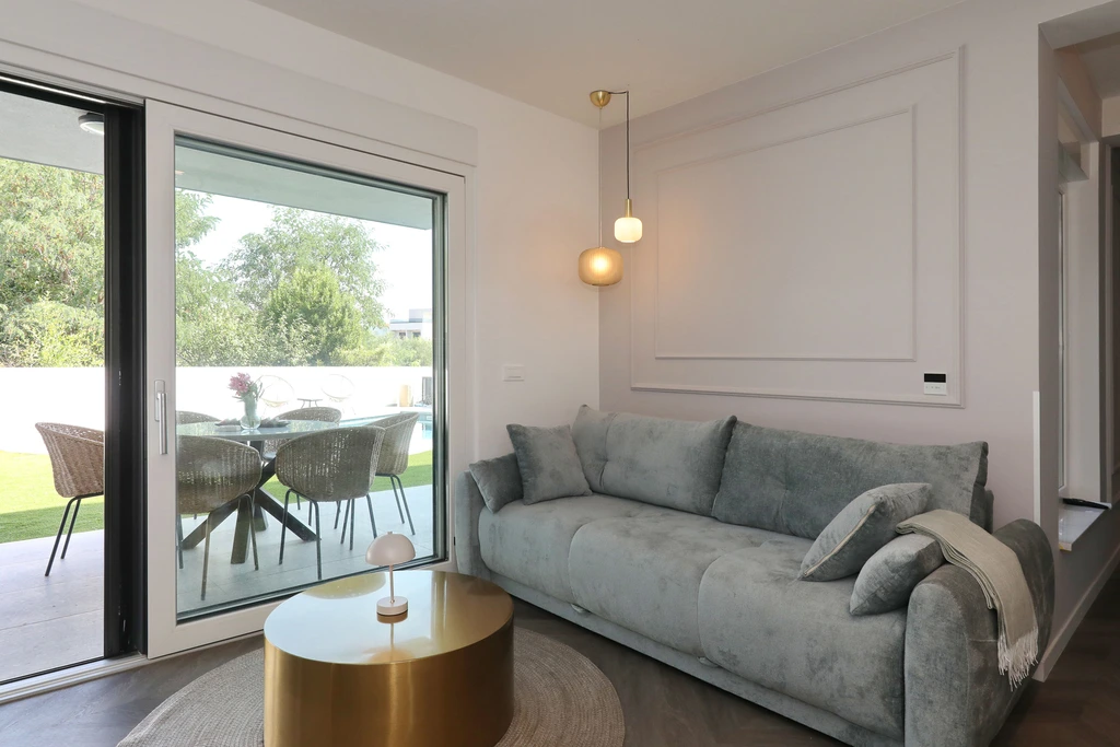 RoBell, apartman s privatnim bazenom i vrtom