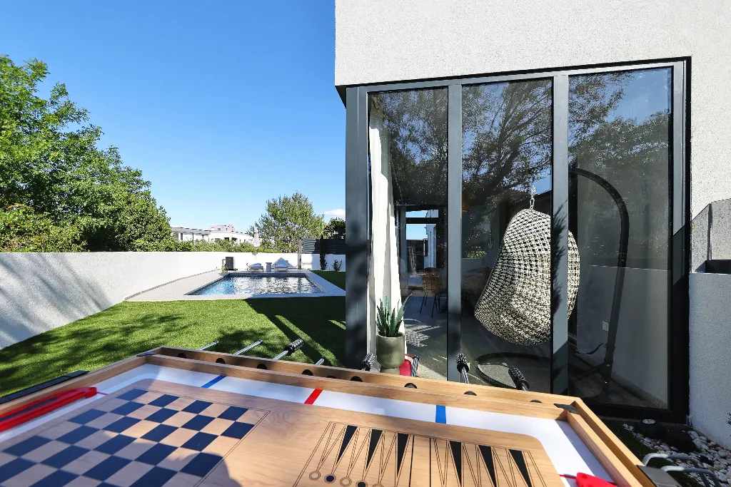 RoBell, apartman s privatnim bazenom i vrtom