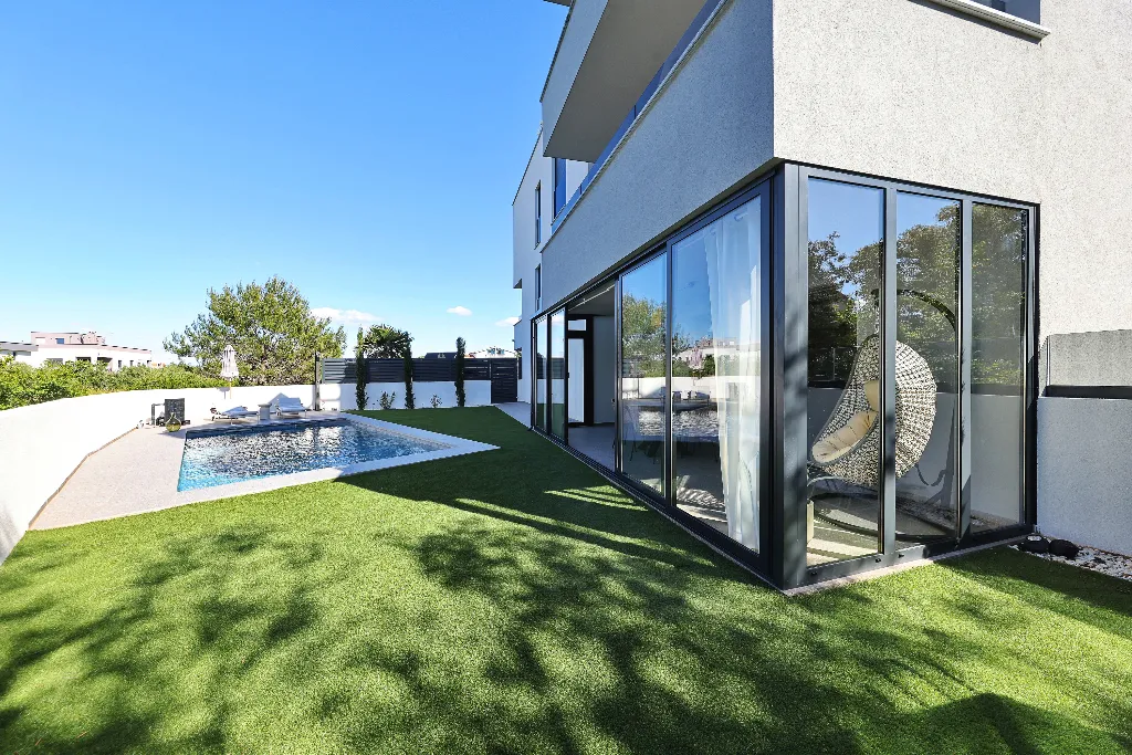 RoBell, apartman s privatnim bazenom i vrtom