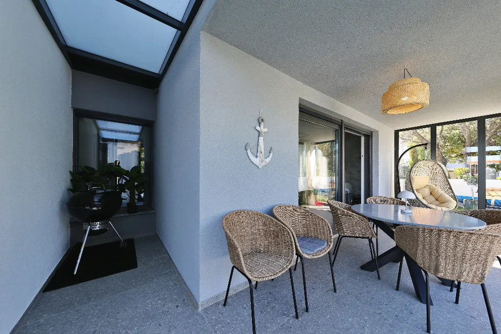 RoBell, apartman s privatnim bazenom i vrtom