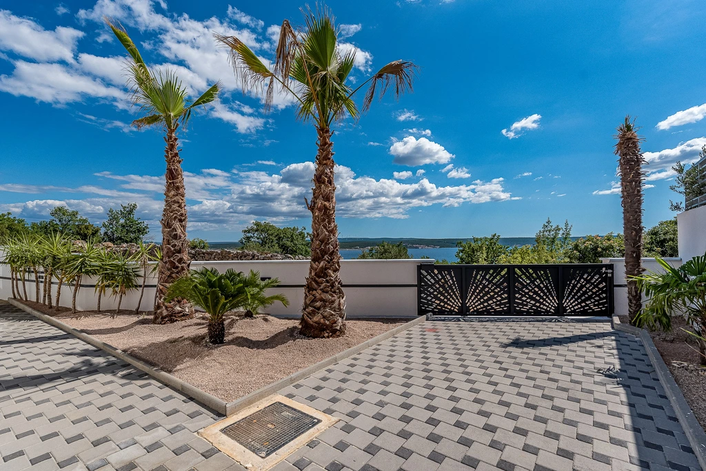 Villa Michelle Maslenica – Infinity & Spa | DalmatienHaus