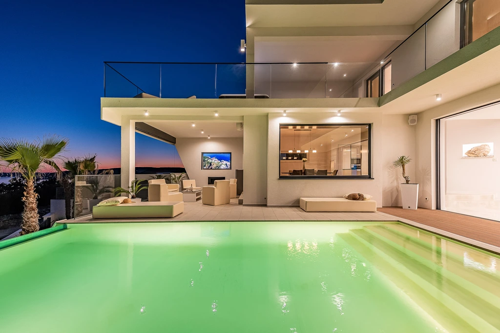 Villa Michelle Maslenica – Infinity & Spa | DalmatienHaus