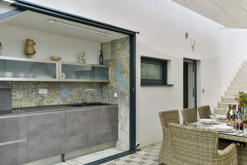 Villa Michelle Maslenica – Infinity & Spa | DalmatienHaus