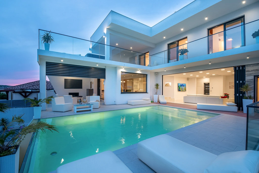 Villa Michelle Maslenica – Infinity & Spa | DalmatienHaus