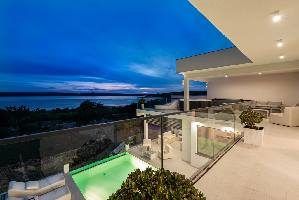 Villa Michelle Maslenica – Infinity & Spa | DalmatienHaus