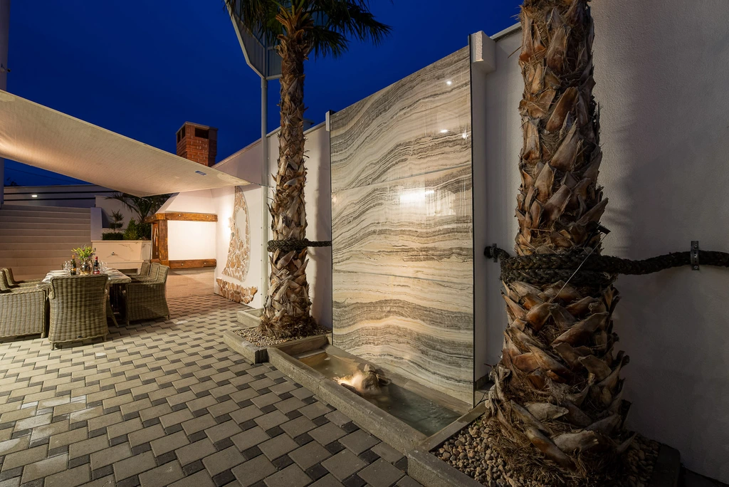 Villa Michelle Maslenica – Infinity & Spa | DalmatienHaus