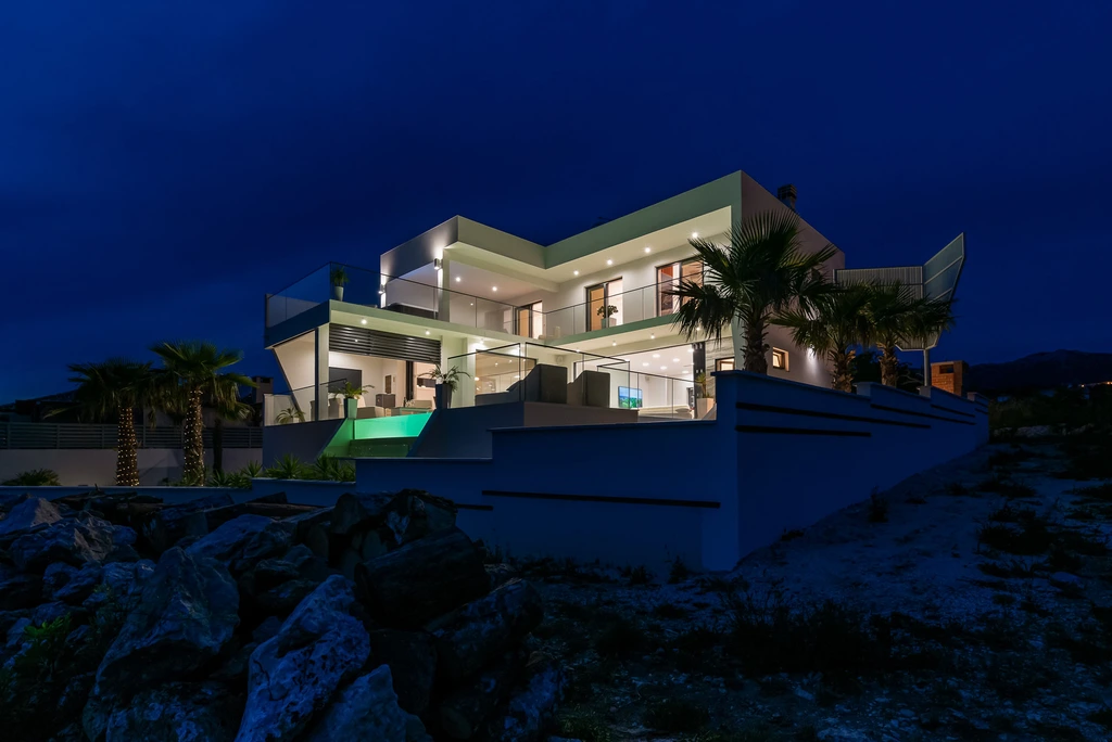 Villa Michelle Maslenica – Infinity & Spa | DalmatienHaus