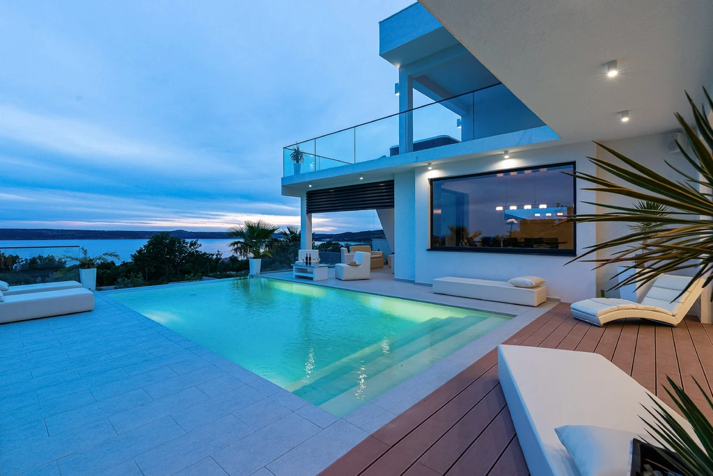 Villa Michelle Maslenica – Infinity & Spa | DalmatienHaus