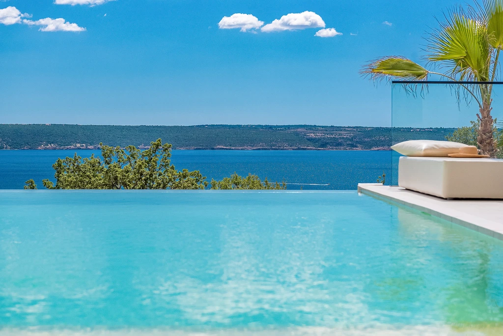 Villa Michelle Maslenica – Infinity & Spa | DalmatienHaus