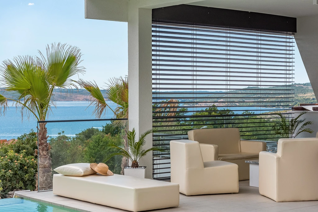 Villa Michelle Maslenica – Infinity & Spa | DalmatienHaus