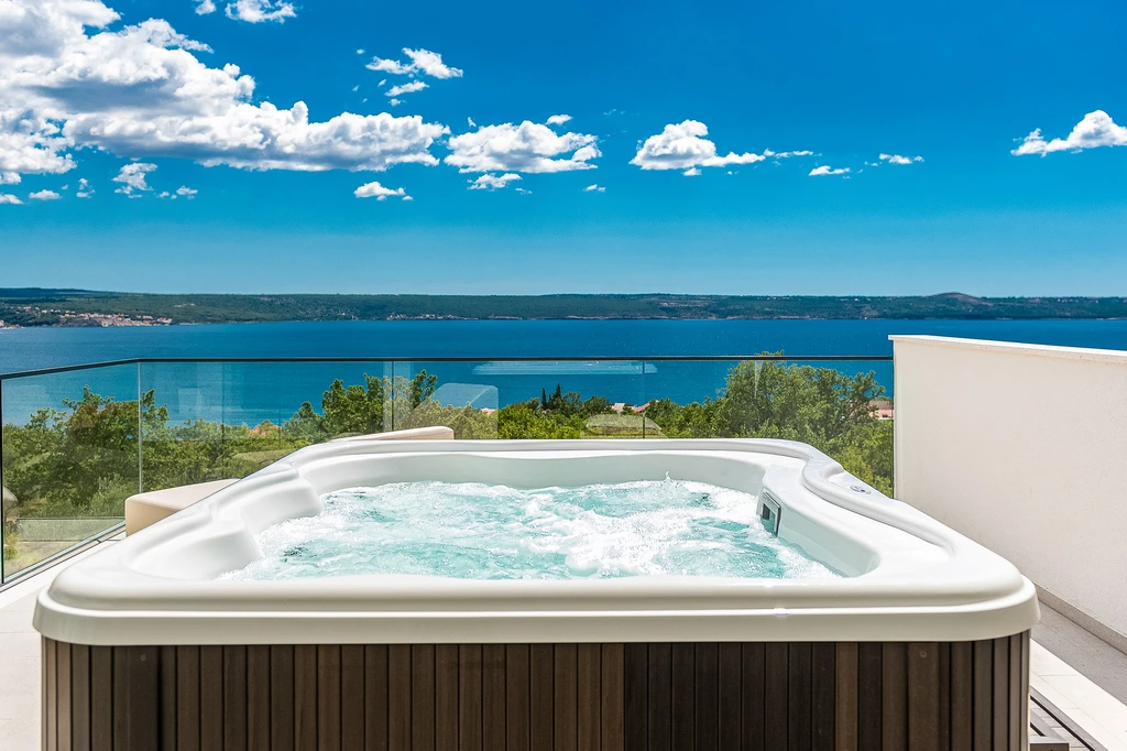 Villa Michelle Maslenica – Infinity & Spa | DalmatienHaus