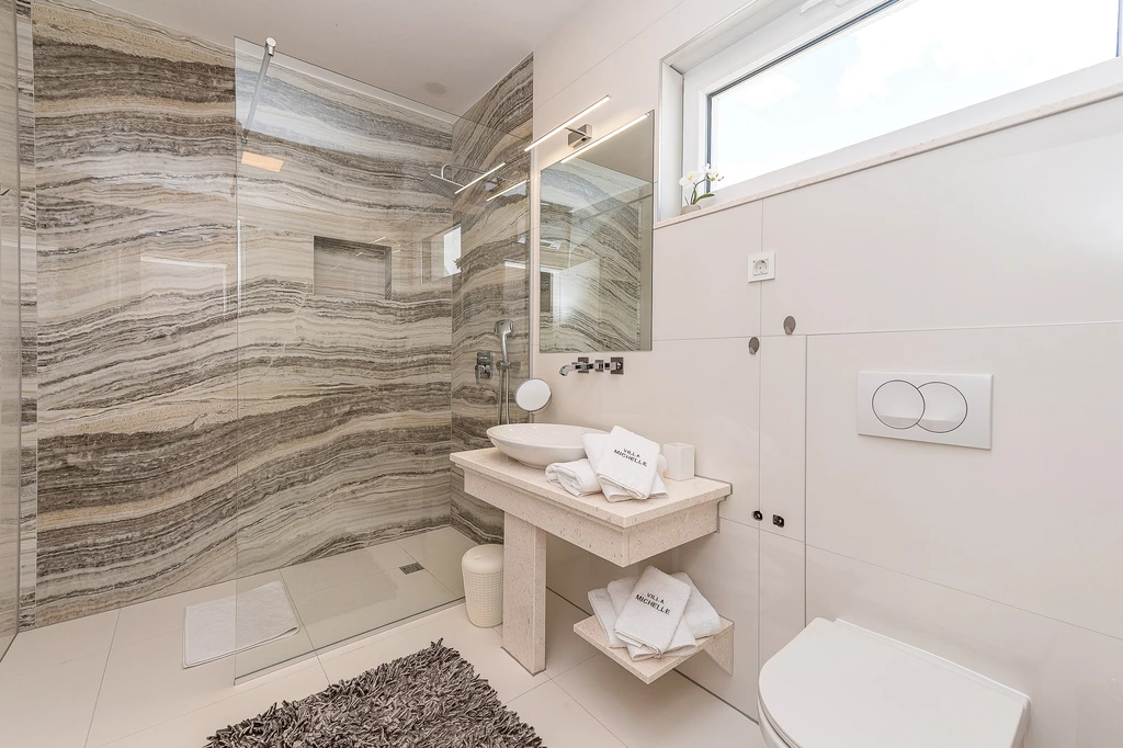 Villa Michelle Maslenica – Infinity & Spa | DalmatienHaus