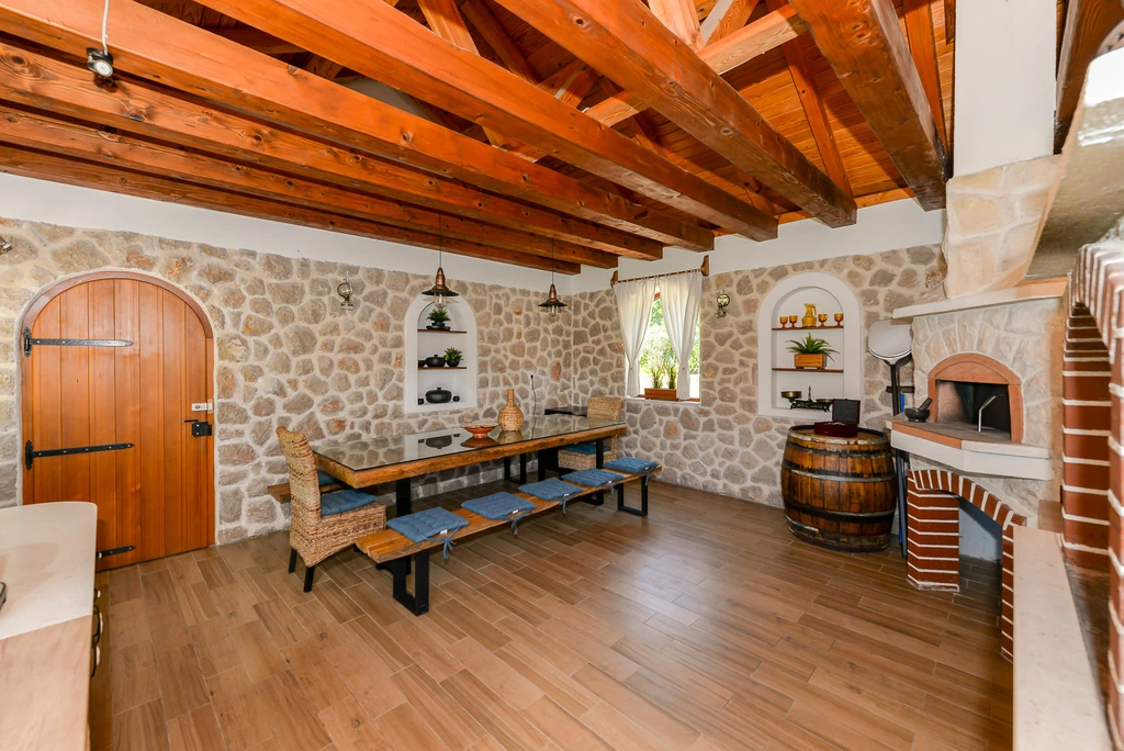 Villa Magna – Luksuzna kamena vila