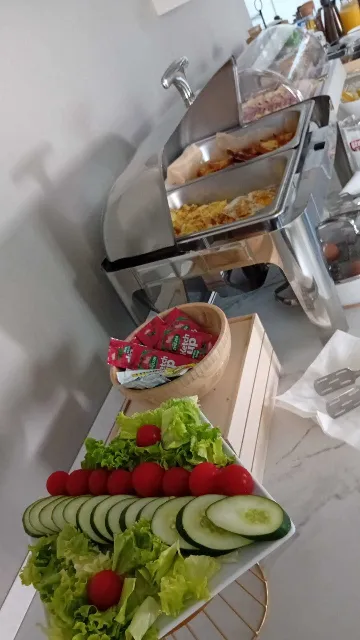 Sea-View 2-Bedroom Apartment in Vir