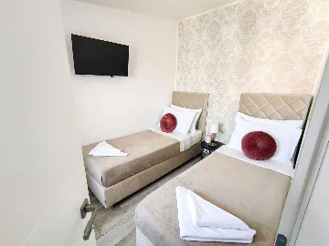 Sea View Apartment in Vir for 4–5 Guests