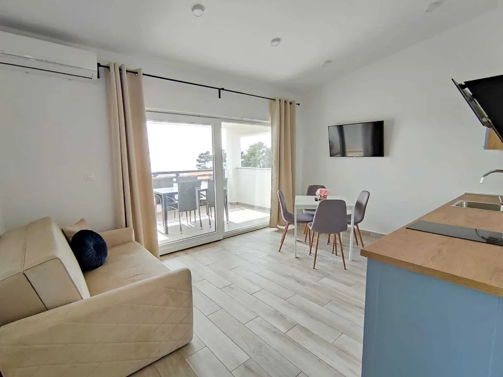 One-Bedroom Apartment with Sea View in Vir