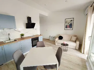 One-Bedroom Apartment with Sea View in Vir