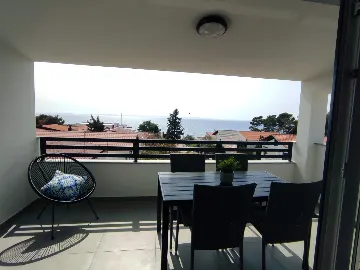 Junior Apartment for Up to 4 with Sea View in Vir