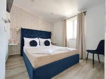 Junior Apartment for Up to 4 with Sea View in Vir