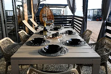 2-Bedroom Mobile Home in Vir, Croatia (Sleeps 5)