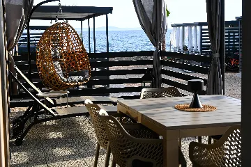 2-Bedroom Mobile Home in Vir, Croatia (Sleeps 5)