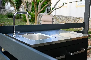 2-Bedroom Mobile Home in Vir, Croatia (Sleeps 5)