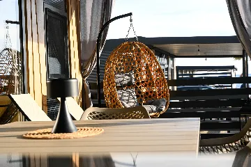 2-Bedroom Mobile Home in Vir, Croatia (Sleeps 5)