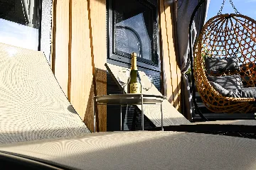 2-Bedroom Mobile Home in Vir, Croatia (Sleeps 5)