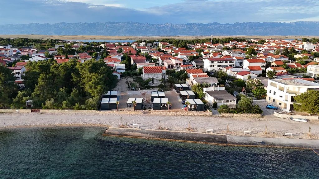 2-Bedroom Mobile Home in Vir, Croatia (Sleeps 5)