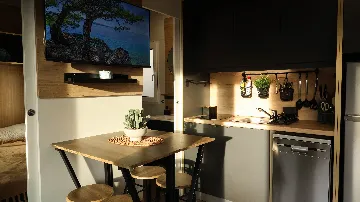 2-Bedroom Mobile Home in Vir, Croatia (Sleeps 5)