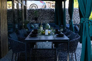 Mobile Home in Drage for Up to 5 Guests