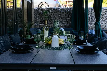 Mobile Home in Drage for Up to 5 Guests