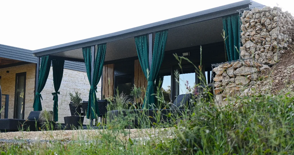 Mobile Home in Drage for Up to 5 Guests