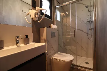 2-Bedroom Mobile Home in Drage, Croatia