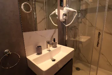 2-Bedroom Mobile Home in Drage, Croatia