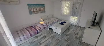 3-Bedroom Villa in Vir for Up to 7 Guests