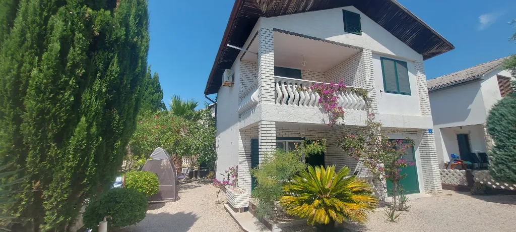 3-Bedroom Villa in Vir for Up to 7 Guests