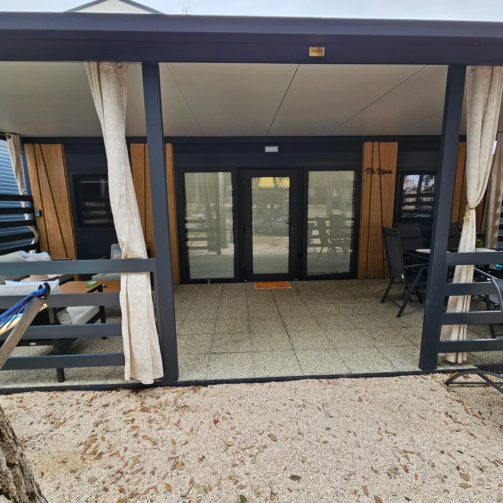 Mobile Home for 4-5 Guests in Pakostane, Croatia