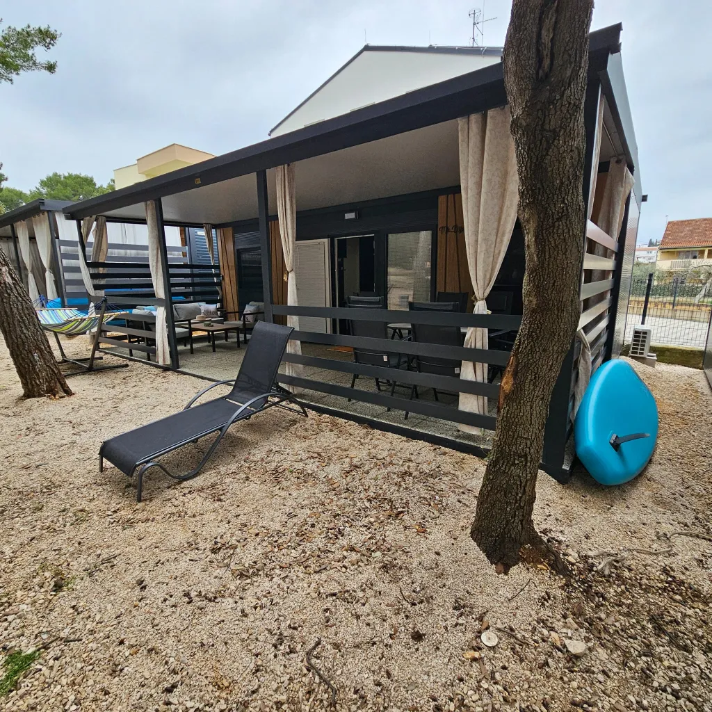 Mobile Home for 4-5 Guests in Pakostane, Croatia