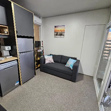 Mobile Home for 4-5 Guests in Pakostane, Croatia