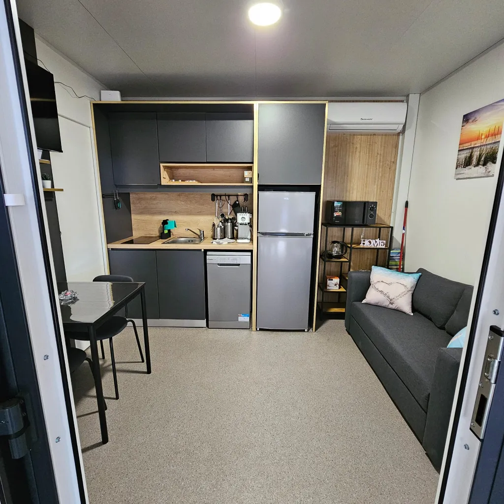 Mobile Home for 4-5 Guests in Pakostane, Croatia