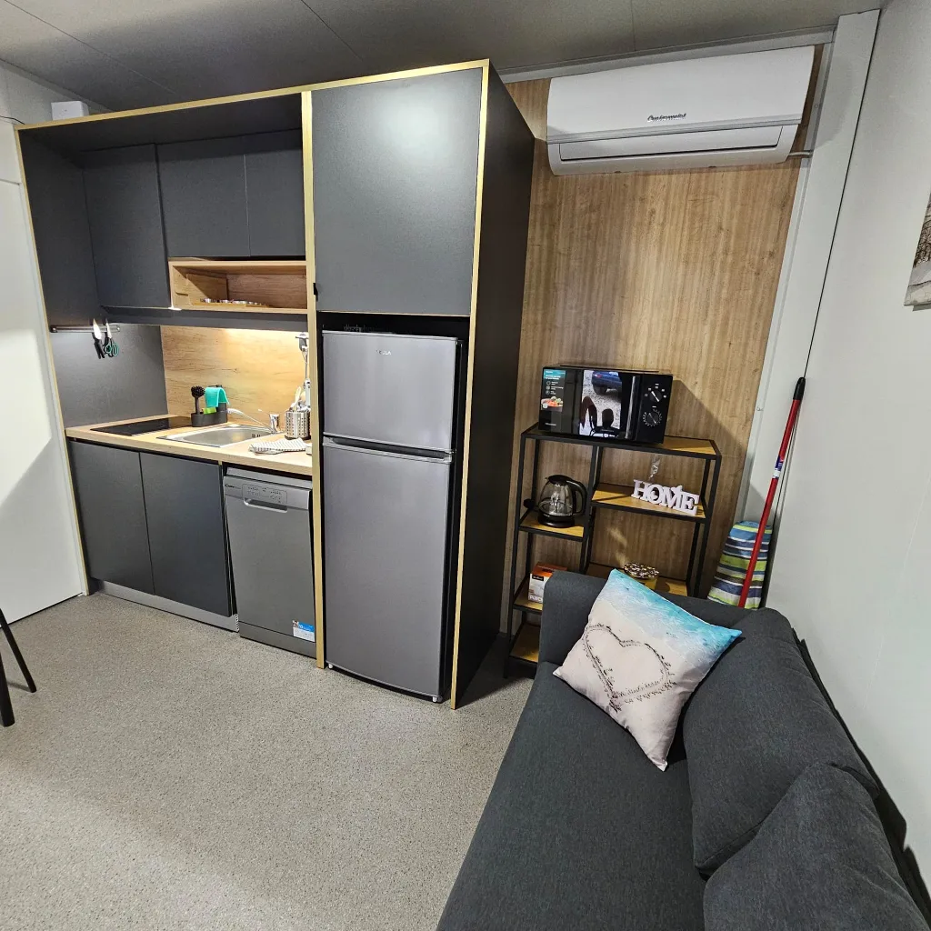 Mobile Home for 4-5 Guests in Pakostane, Croatia