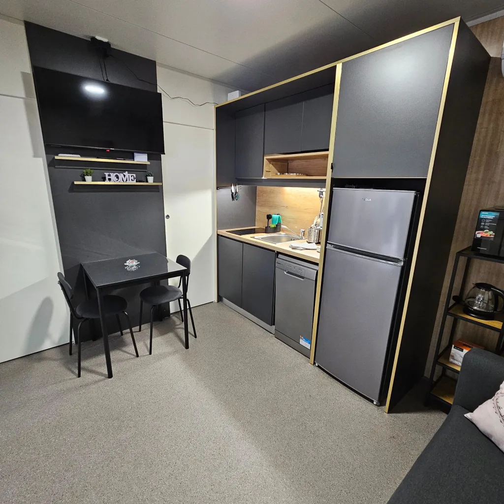 Mobile Home for 4-5 Guests in Pakostane, Croatia